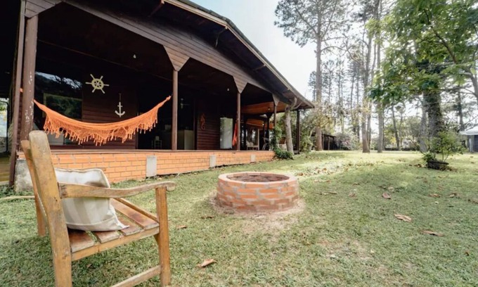 Pantano do Sul House | Casa de Praia em Frente ao Rio na Armação
