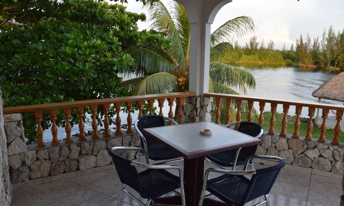 Municipality of Cienaga de Zapata House | Casa del Buzo