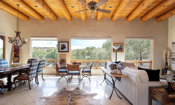 Tierra Preciosa House | Casa Del Oso - Mountain Views & Hot Tub