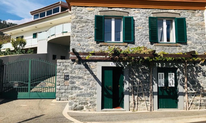 Campanario House | Casa do Lugar da Ribeira