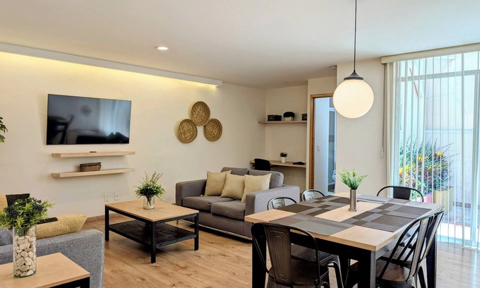 Historic Center Apartment | Casa Donceles Apt 3 Group Top Choice, Complimentary baggage storage.