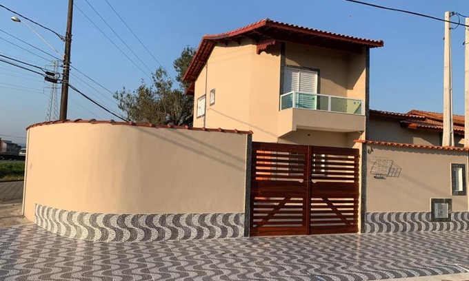 Santa Terezinha House | Casa em Itanhaém com piscina