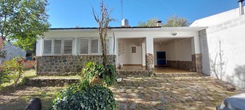 Alpa Corral House | Casa en el Río