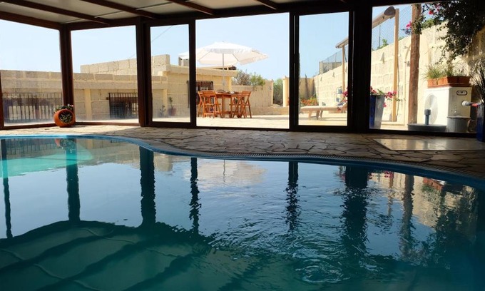 Arico House | Casa en finca de uva con piscina privada, cubierta y climatizada