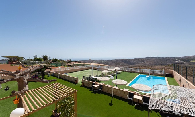 San Bartolome de Tirajana Ski Chalet | Casa Adara, private heated pool