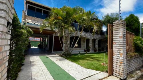 Capivari House | Casa espaçosa com sala de jogos interna e externa