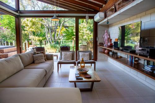 Guaeca House | Casa Espetacular com Jacuzzi Churrasqueira e WIFI