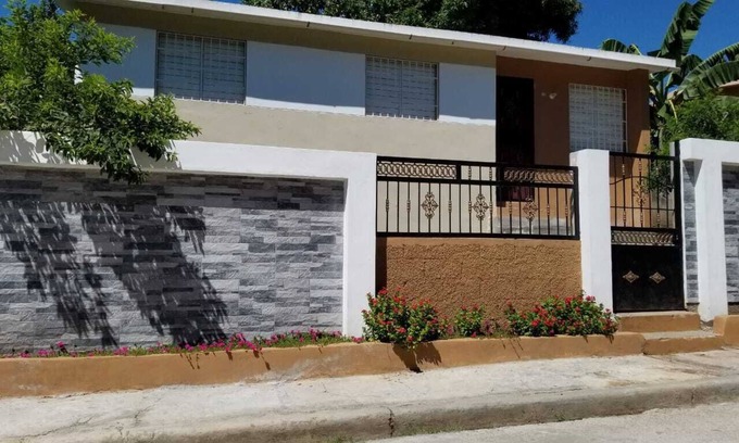 La Cienaga House | Casa familiar, buen vecindario, cerca la playa