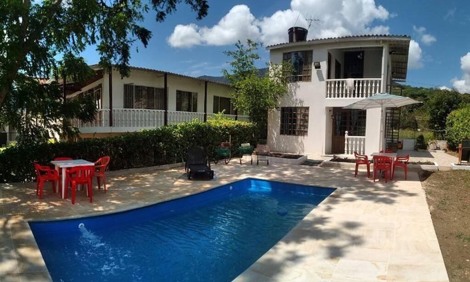 Apulo House | CASA FAMILIAR Y DE DESCANSO VILLA LORENZA - APULO CUND.