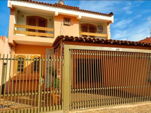 Subsetor Norte - 1 House | Casa grande, ampla, com 4 quartos e estacionamento