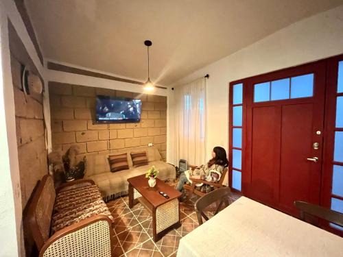 Armadillo de los Infante House | Casa Junípero