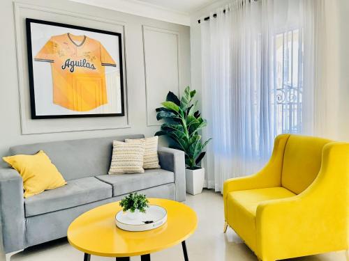 Santiago Province House | Casa Las Guilas