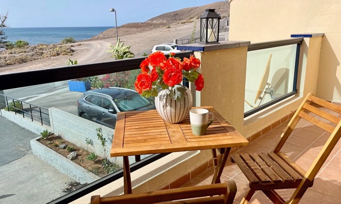 Pajara House | Casa La Ola - Idyllic Seaside Retreat, La Lajita