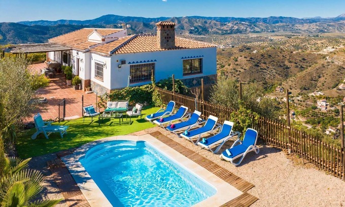 Canillas de Aceituno Villa | Casa La Vina De La Tireta