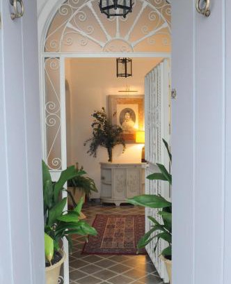 Carmona House | CASA LEÓN BLANCO CARMONA reformada céntrica con chimenea y terraza con vistas