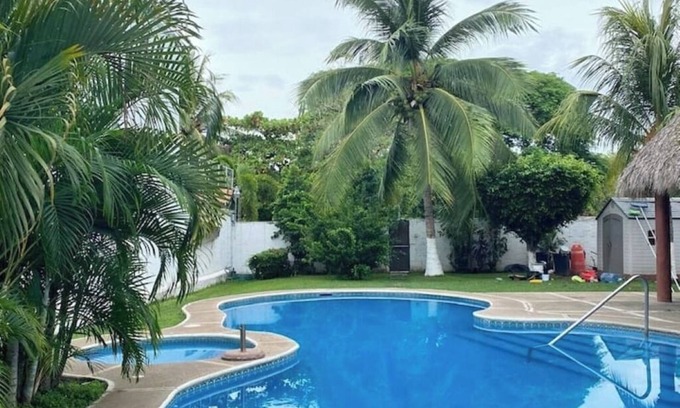 Ixtapa House | Casa Leon in the heart of Ixtapa, 10 guests with swimming pool