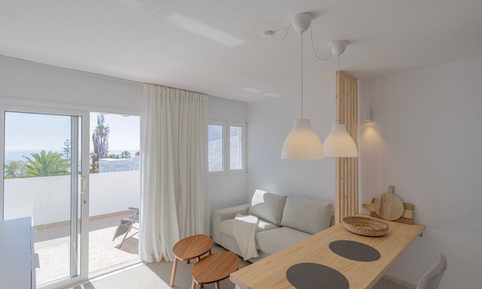 Tazacorte Apartment | Casa Málaga by Huskalia