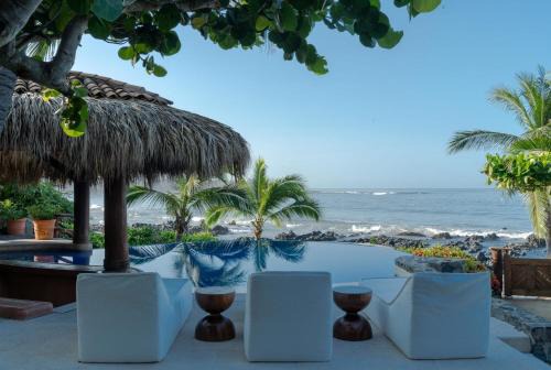 Troncones Bed & Breakfast | Casa Manzanillo - Beach Room - Ocean Front Room at Exceptional Beach Front Location