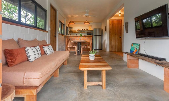 Torio Apartment | Casa Melina Torio Cozy upscale 2bd jungle House