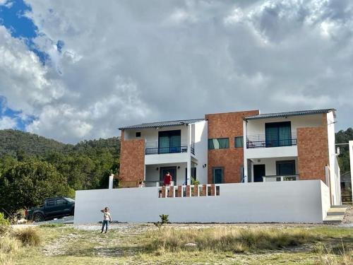 San Antonio de Las Alazanas Other | Casa De Campo Mirador H&L