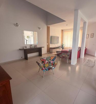 Centro House | Casa na praia de Bertioga com Pscina e Churrasqueira - até 10 Pessoas