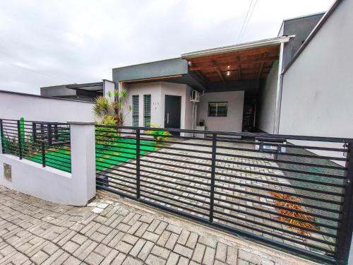 Pomerode House | Casa Nanda Lima em Pomerode 2 quartos