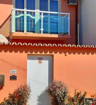 Jabaquara House | CASA Pé NA AREIA PARATY com AC, smartv, wi fi, churrasqueira e máquina de lavar