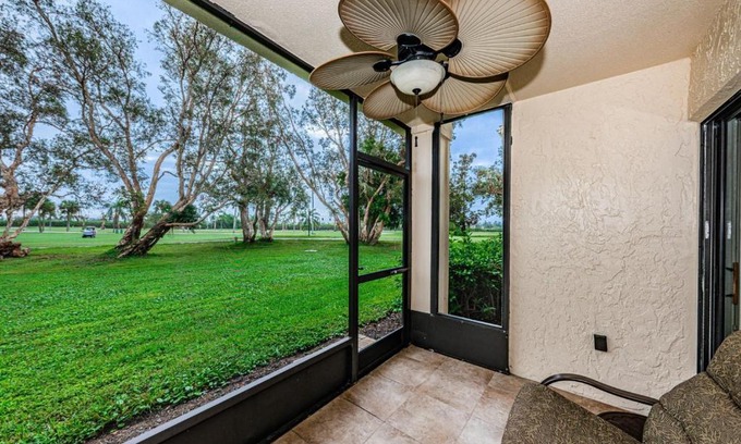 Casa del Mar House | Casa Palm Trees & 80 Degrees on Isla del Sol