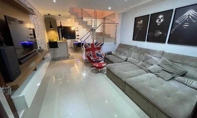 Universitario House | Casa para Show Rural Flat Sobrado