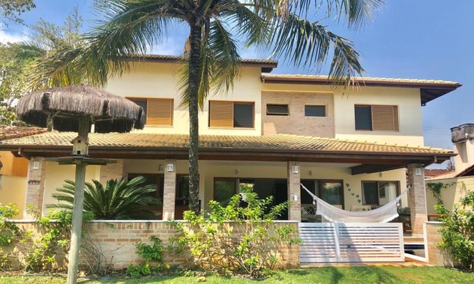 Guaeca House | Casa particular na praia de Guaecá