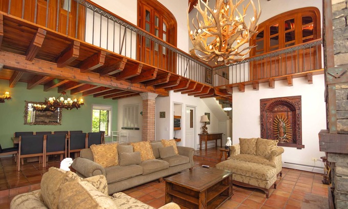 Parras de la Fuente House | Casa Rincón by Lumina