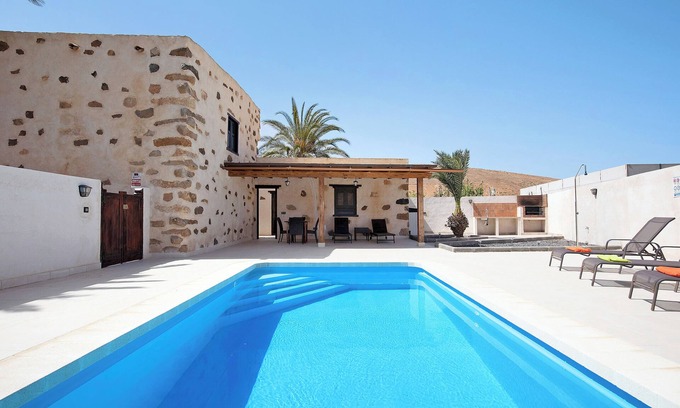 Pajara House | "Casa Rural Andresito" with Mountain Views, Pool, Wi-Fi, and Terrace