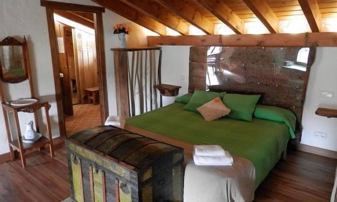 Olmos de Atapuerca Cottage | Casa Rural Bioenergética La Serrezuela for 12 people