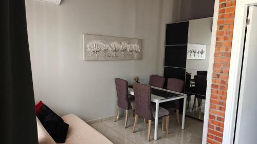 Hohenau Apartment | Casa Shalom 2 Room App! Internet! Parking! Sauna! Quiet! Central! Esperanza village!