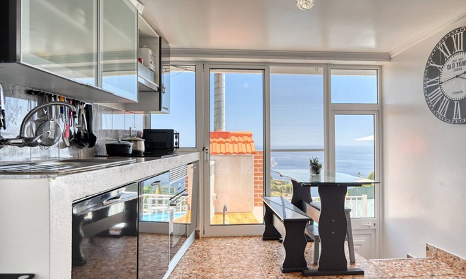 Calheta Cottage | Casa Sienna, a Home in Madeira