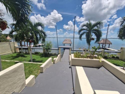 Chetumal House | Casa Sirena - A orilla de la laguna y Cenote Esmeralda