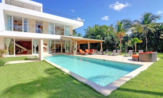 Puerto Bahia Villa | Casa Sirenas at Las Terrenas: Spacious 6-bedroom for 14 pax villa close to beach