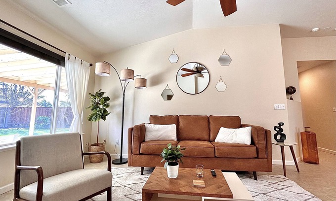 Merced House | Casa Sorrento - North Merced