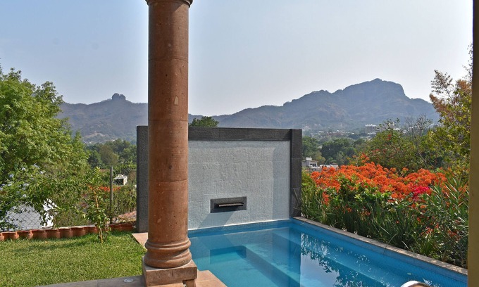 Santo Domingo House | Casa Tara / B&B Tepoztlán with mountain view