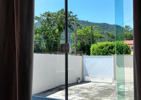 Jardim Veneza House | CASA TERREA PERUIBE 5 MIN DO CENTRO,LINDA VISTA, PRÓXIMO A TUDO.