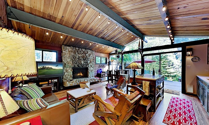 Cazadero House | Casa Verde | Gorgeous Gated Creekside Retreat | Hot Tub, Fireplace & Firepit