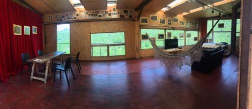 Agua de Oro House | Casa Voladora Cerro Azul