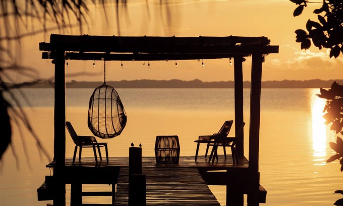 Othon P. Blanco Villa | Casa Xchel in front of the bay, pool, jacuzzi and deck.