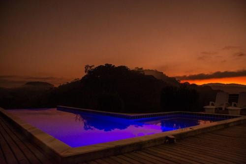 Cunha House | Casarão com piscina e cachoeira CUNHA SP