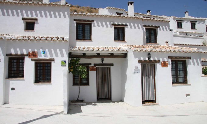 Galera House | Casas Cueva El Mirador de Galera for 7 people