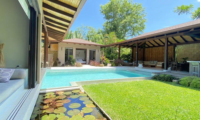 Playa Hermosa Cobano Villa | Casas de Agua, Villa Agua Verde. Natural walking trail to the beach.