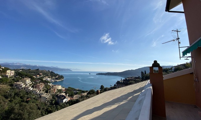 Portovenere Apartment | CaseMaggi Beach House Terrace overlooking Gulf of Poets and Palmaria Island