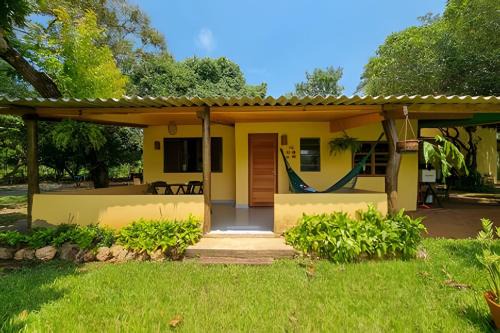 Bonito House | Casinha Amarela - anexo ao Camping Pé na Jaca
