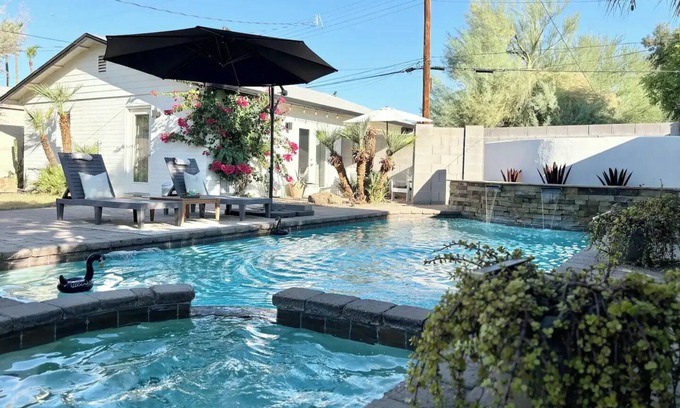 Encanto Villa | Casita Flor - Phoenix - Private Pool - 5-star Superhost on Abnb