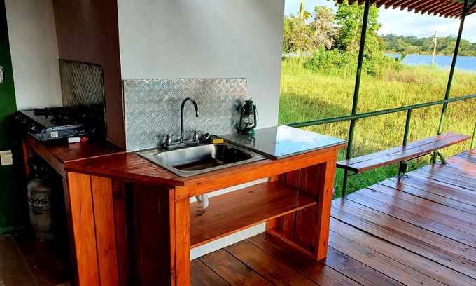 Arenosa Cabin | Casita on Lake Gatun. Fish, Kayak or just relax.